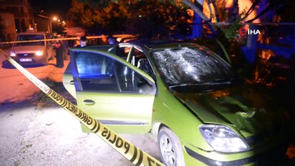 Yol kenarında yürüyen vatandaşlara çarpıp kaçtı: 4 yaralı