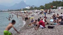 - Antalya sahillerinde pazar günü yoğunluğu