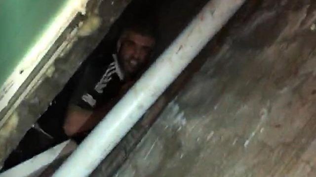 Kendisini yakalamaya gelen polislere böyle isyan etti: “Ayıp be size!”