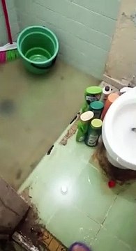 “Que va ser de nosotros cuando llueva, si ya nadamos en aguas negras”