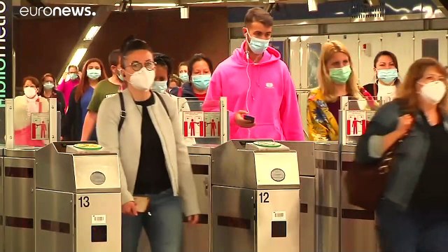 Mascherine in tessuto, sì o no? Gli scienziati britannici divisi sulla loro efficacia