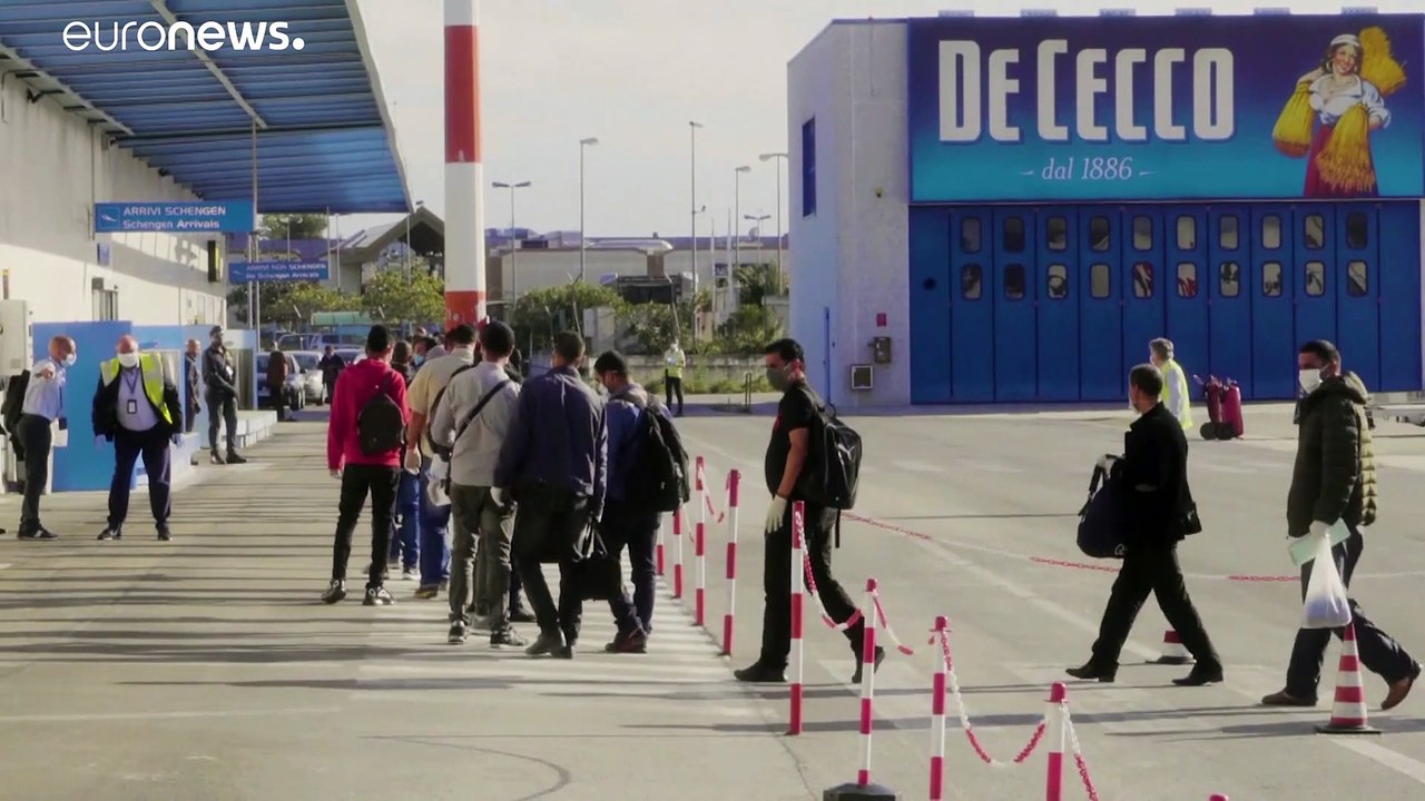 Bauern zahlen für Einreise marokkanischer Erntehelfer