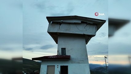 Bingöl'ün Karlıova ilçesine bağlı Kaynarpınar Köyü'nde depremde çöken güvenlik kulesinde 1 korucu şehit oldu