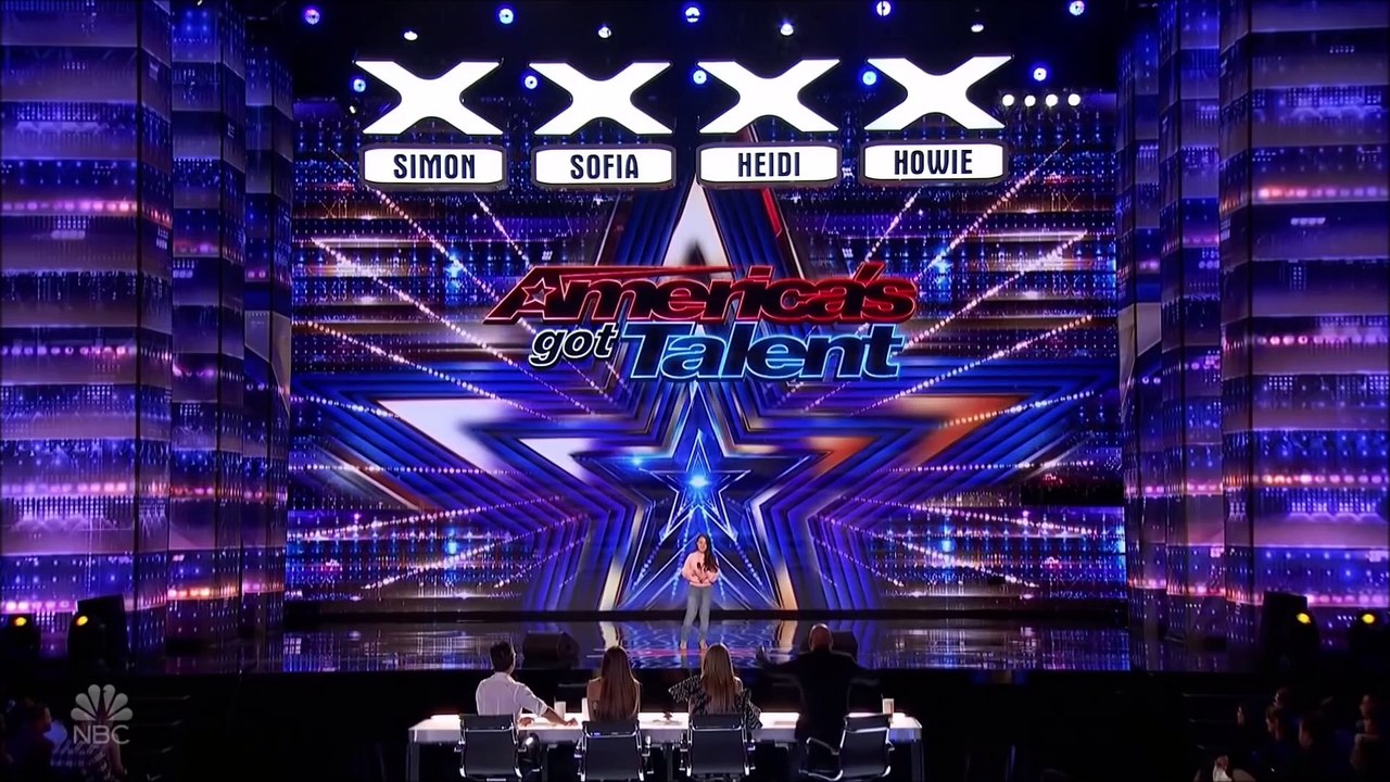 Roberta Battaglia- 10-Year-Old Canadian Girl With SHOCKING Voice! Sofia Vergara's GOLDEN BUZZER!  - YouTube