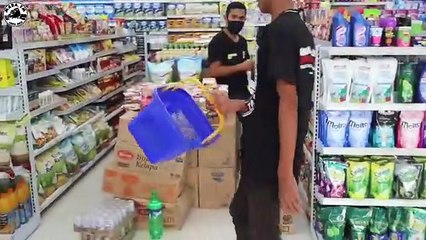 Punk Rock Jalanan Bagi Bagi Sembako