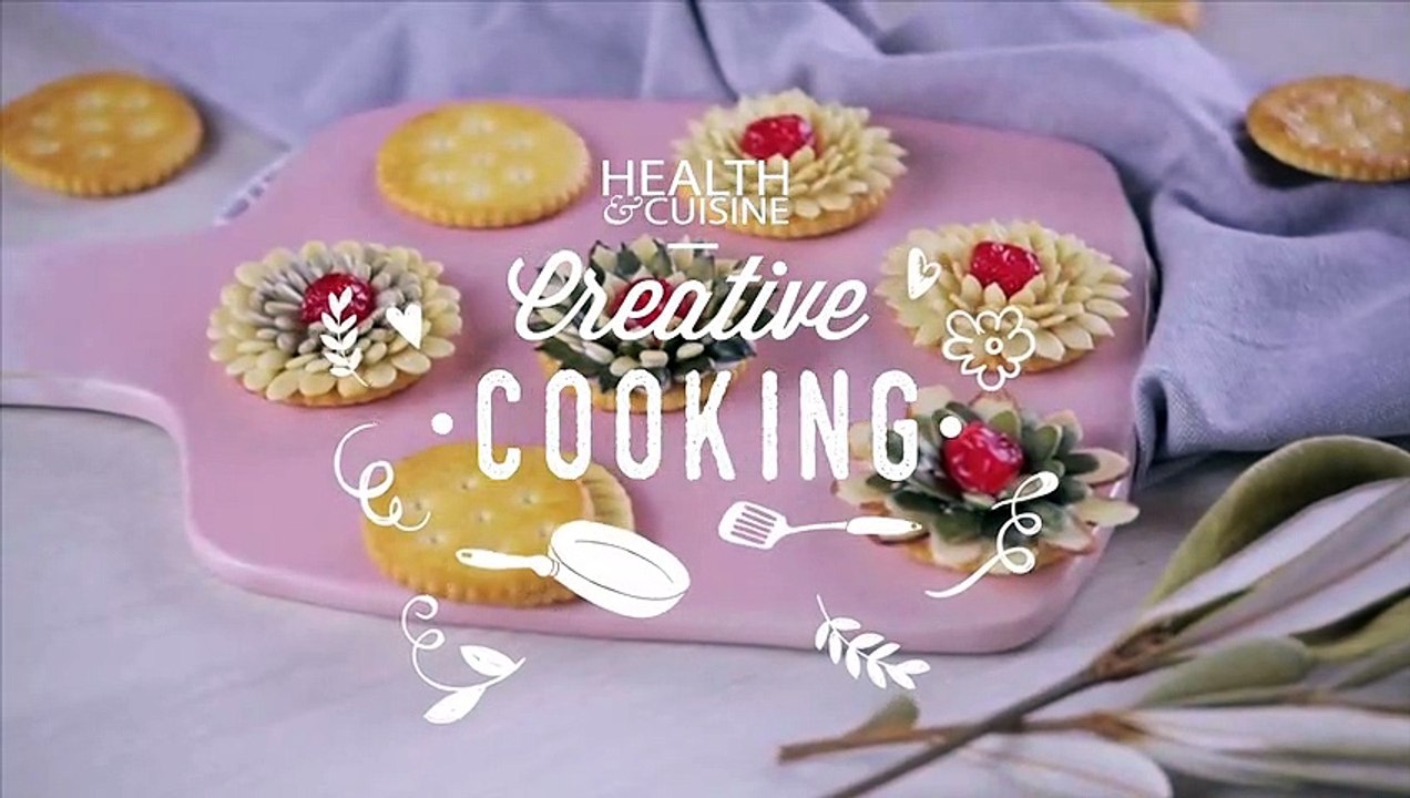 เครกเกอร์ดอกไม้ by Health & Cuisine