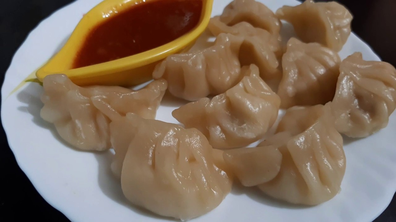 Chicken Momos | मोमोज बनाने की आसान विधि | Momos Chutni Recipe @zaykaehind #byheenazulfikar
