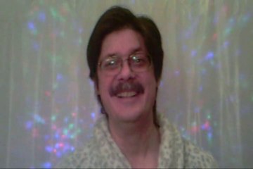 1714. HOW TALL IS A KILLER KING COBRA? YES HOW TALL OF COURSE I KNOW THE DIFFERACE BETWEEN LENTH AND HEIGHT.