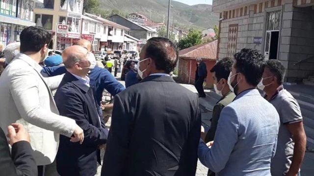Bingöl’de Bakan Soylu depreme yakalandı