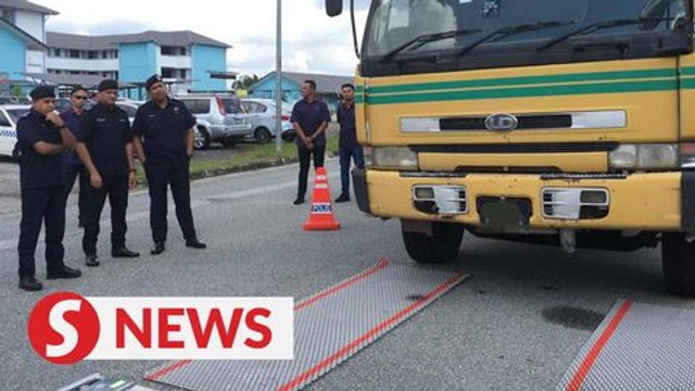 Police going all out to stop overloaded lorries under 'Ops Perdagangan'