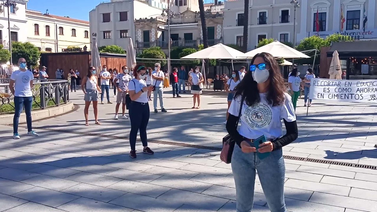 Concentración en contra de los recortes en profesores