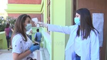 Ora News - Studentët e Shkodrës me maska e doreza rikthehen në auditore për provime
