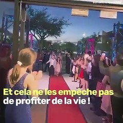 Ce jeune homme trisomique invite sa copine au bal et c'est juste magnifique 