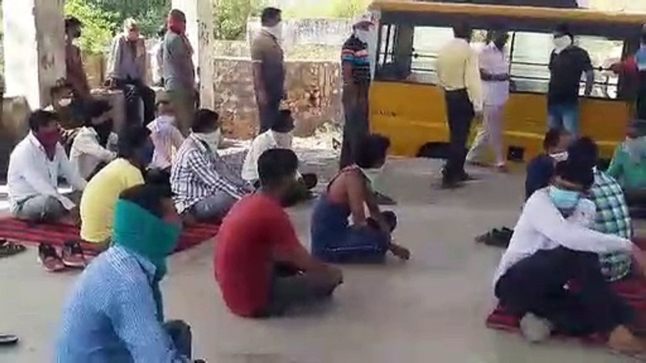 सिटी बस चालक-परिचालको को आर्थिक सहायता दिलाने की मांग
