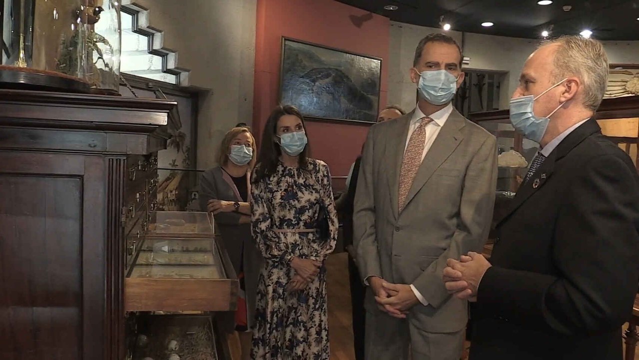 Los Reyes visitan el Museo Nacional de las Ciencias Naturales