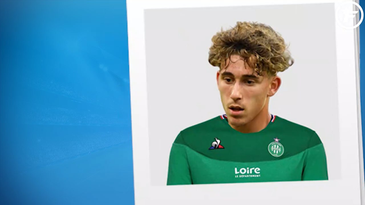 OFFICIEL : Adil Aouchiche signe son premier contrat avec l'AS Saint-Étienne