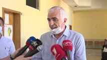 Ora News - Studentët e Shkodrës me maska e doreza rikthehen në auditore për provime