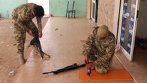 AA ekibi, Libya ordusunun hazırlıklarını sürdürdüğü Sirte cephe hattındaki bölgeleri görüntüledi (1)
