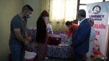 Gaziantep’te 8 yıl sonra bebek sahibi olan aileye Başkan Mehmet Tahmazoğlun’dan ziyaret