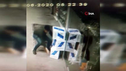 Çaldıkları tütünleri kolilerle götürdü... Hırsızlık anı kamerada