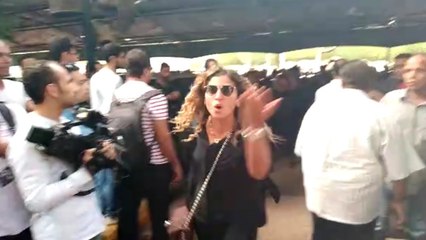 أغرب  ما يحدث في جنازات المشاهير
