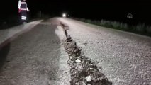 Deprem sonrası Yedisu ilçesindeki yollarda yarıklar oluştu - BİNGÖL
