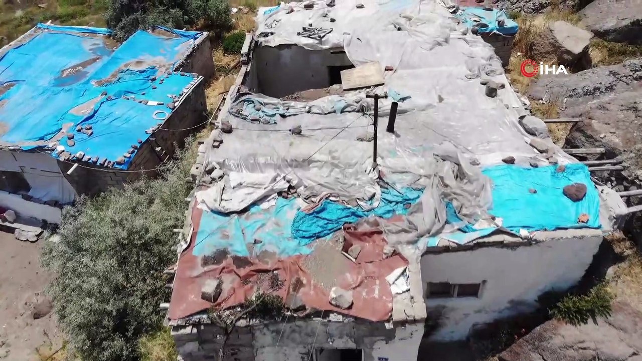 Tavanı çöken müstakil evde yaşam mücadelesi