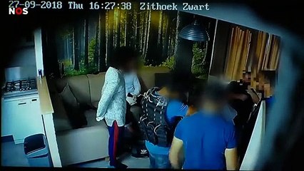 Momento em que polícia holandesa faz emboscada e detém sete terroristas