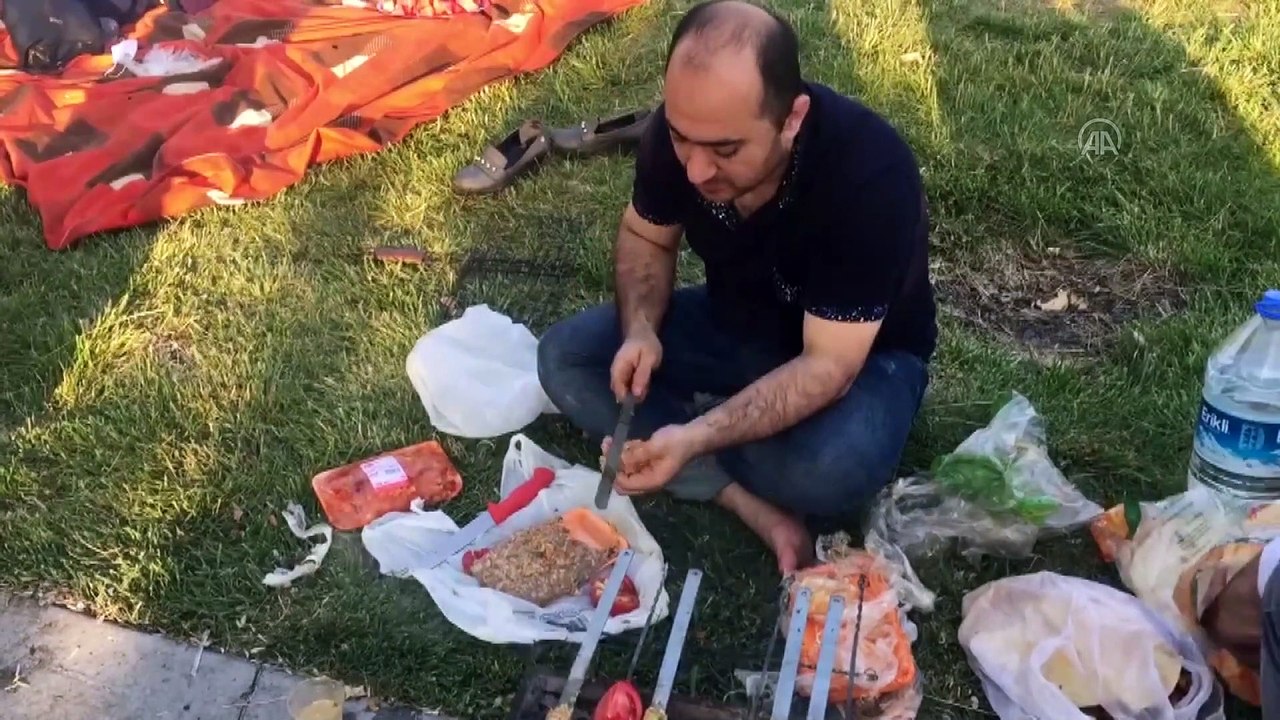 Hafta sonunu fırsata çeviren vatandaşlar sahillere koştu - İSTANBUL