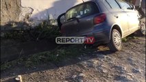 Report TV -Berat/ Makina del nga rruga e përfundon në kanal, dëmtohet lehtë drejtuesi