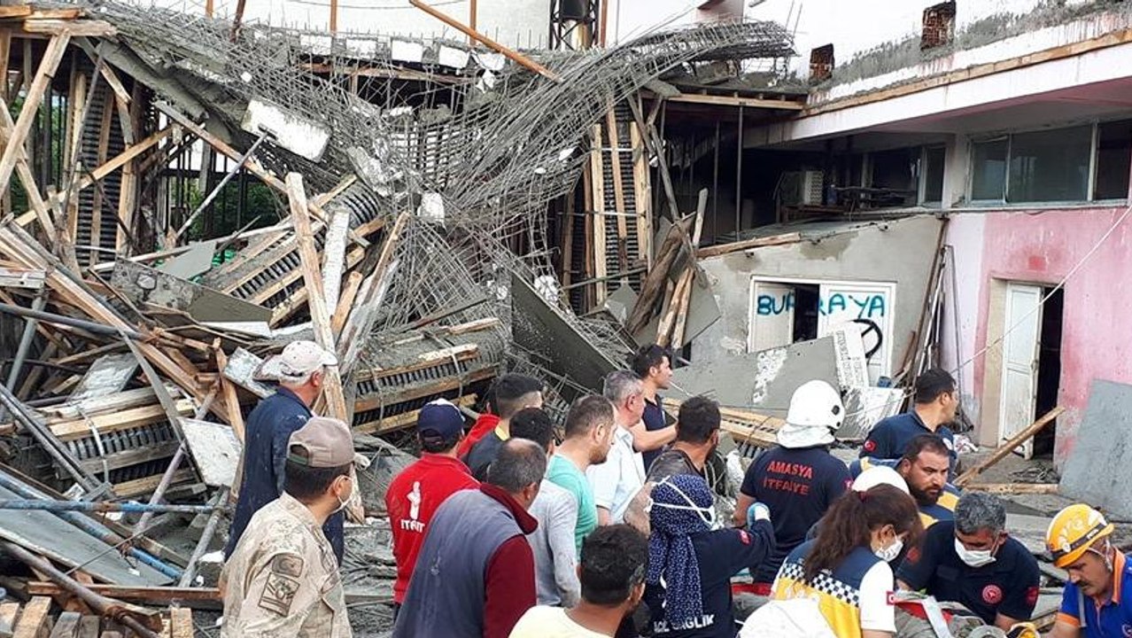 Fabrika inşaatında göçük: 4 işçi yaralı