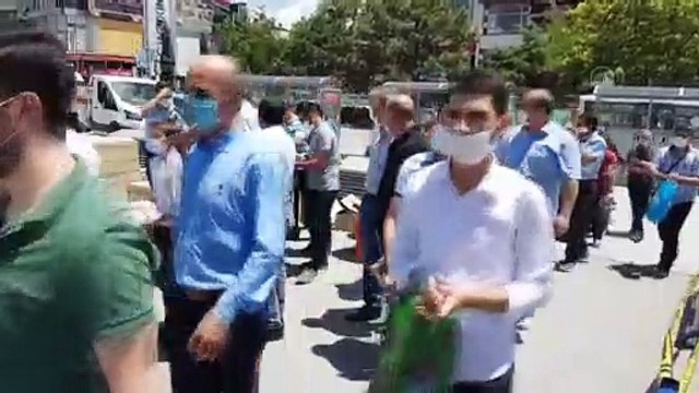 İç Anadolu'da cuma namazı üçüncü kez cemaatle kılındı - Ömer Halisdemir Meydanı - NİĞDE