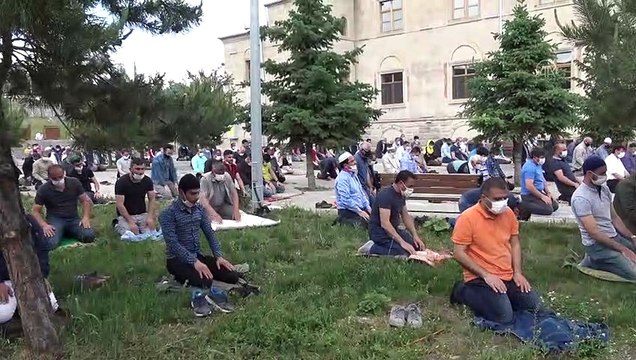 Doğu Anadolu'da cuma namazı salgın sonrası üçüncü kez kılındı - KARS