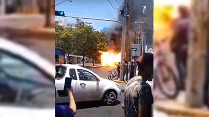 Se incendia y explota vehículo en el Centro de Culiacán