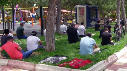 Cuma namazı salgın sonrası üçüncü kez kılındı - AFYONKARAHİSAR