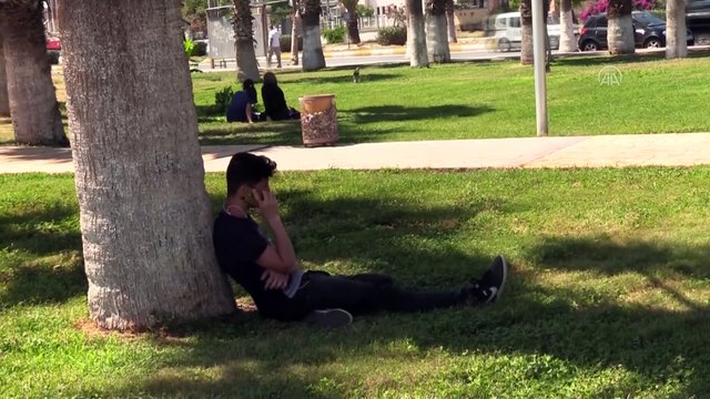 Doğu Akdeniz'de çocuklar güneşli havanın tadını çıkardı - MERSİN