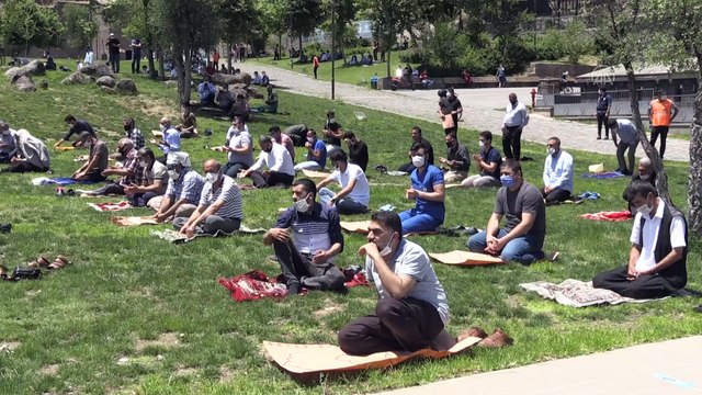 Hazreti Süleyman Camisi'nde cuma namazı - DİYARBAKIR