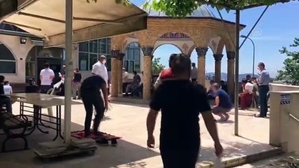 Sosyal mesafeli ikinci cuma namazı kılındı - İSTANBUL