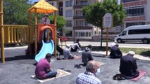 Parkta kılınan cuma namazında imam hutbeyi kaydırağa çıkarak okudu - NEVŞEHİR