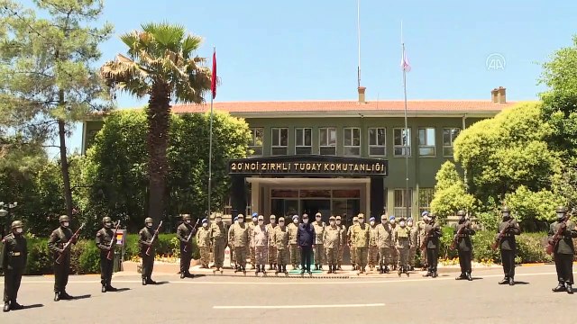 Bakan Akar ve TSK'nın komuta kademesi sınır birliklerini ziyaret etti