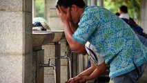 Endonezya'nın başkenti Cakarta'da 2 ay sonra ilk cuma namazı