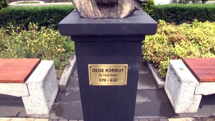 Türk tarihinin önemli isimlerinin büstleri Demokrasi Meydanı'na konuldu - ORDU