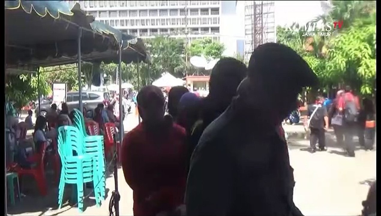 Emil Dardak Kesal Ada Kerumunan Pembagian BST