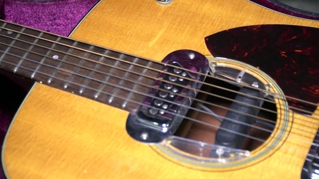 Nirvana: vente aux enchères de la guitare utilisée par Kurt Cobain pour le concert Unplugged