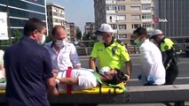 Mecidiyeköy'de hakimiyetini kaybeden motosiklet sürücüsü bariyerlere çarptı