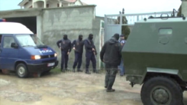 Top News - Njëri për vjedhje bankash/ OFL u nis formularin 2 të dënuarve