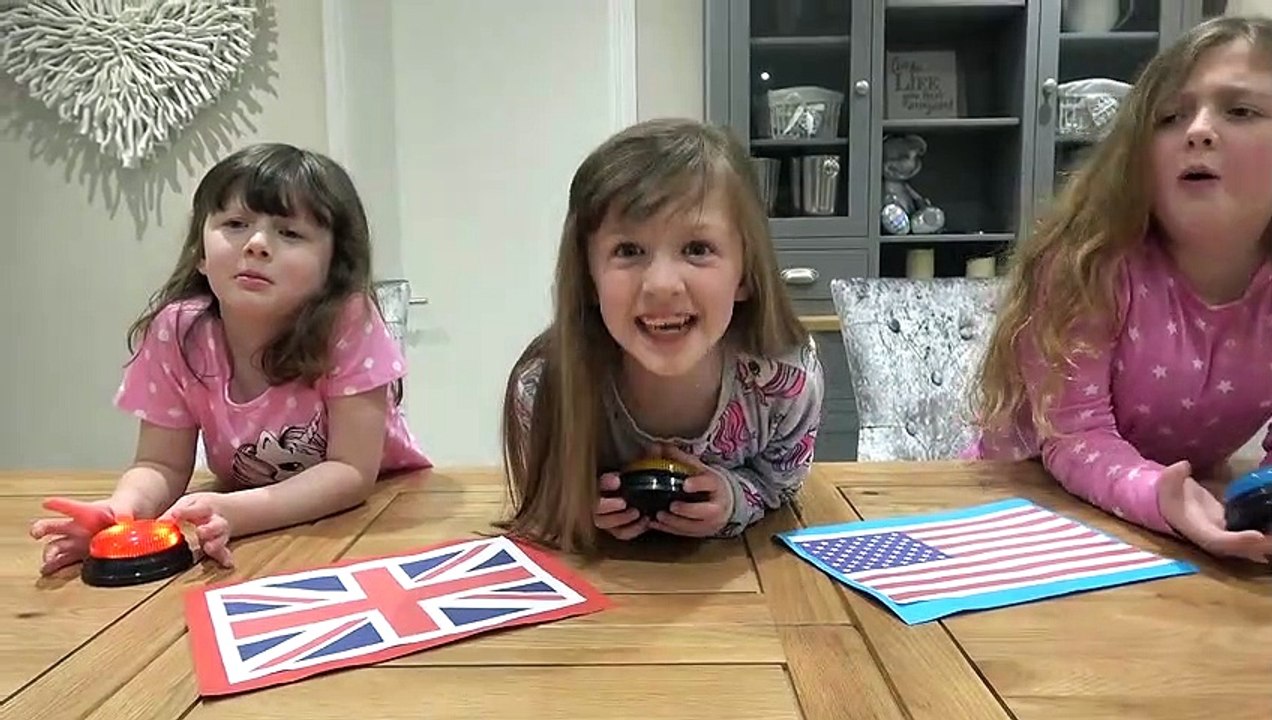 Sophia, Isabella e Alice Brincando de Adivinhações