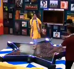 Losliya dance performance in big boss house