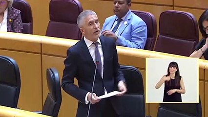 Marlaska y el cese del médico policía: "La primera vez que  le he visto es en los platós de televisión una vez jubilado"