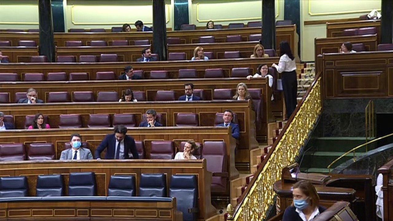 El doble rasero de Batet en el Congreso: no retira "presos políticos" pero borra "golpistas"